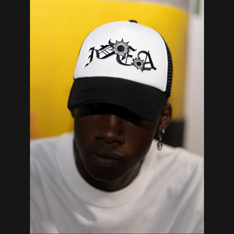 IDEASWAM Head Shot Trucker Cap(Black) IDEASWAM Head Shot Trucker Cap(Black)